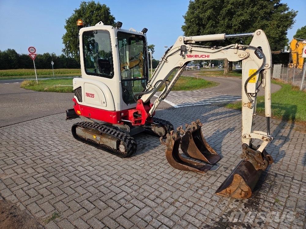 Takeuchi TB225 Mini excavators < 7t