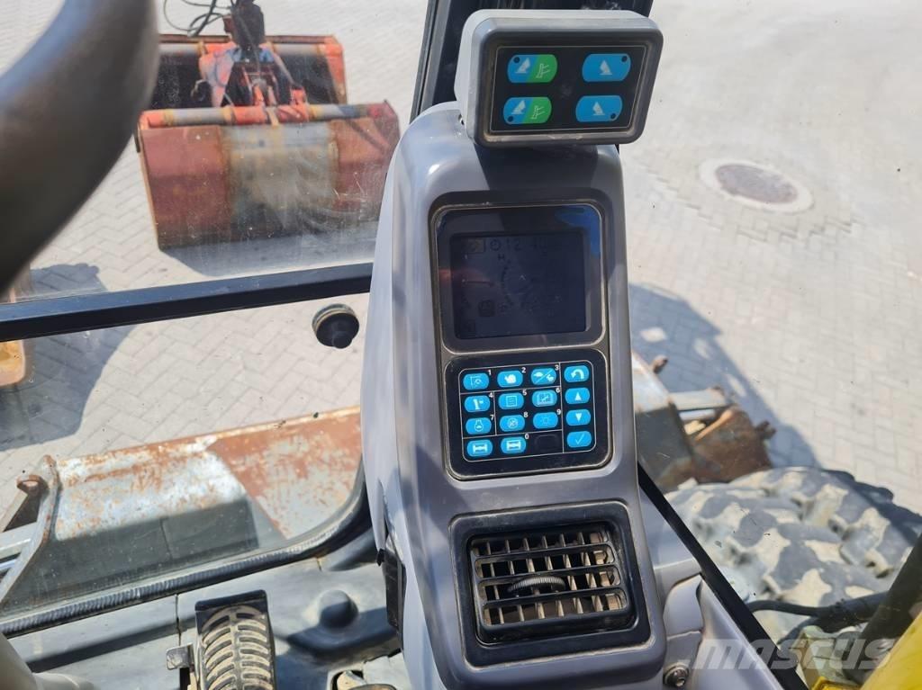 Komatsu PW 140-7 Wheeled excavators