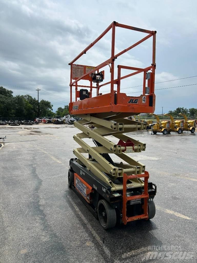 JLG R2632 Scissor lifts