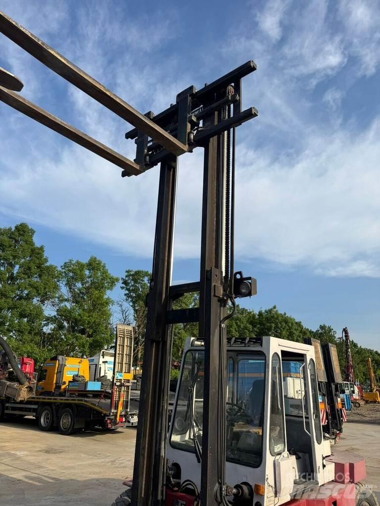 Kalmar DB7 - 600 Diesel trucks