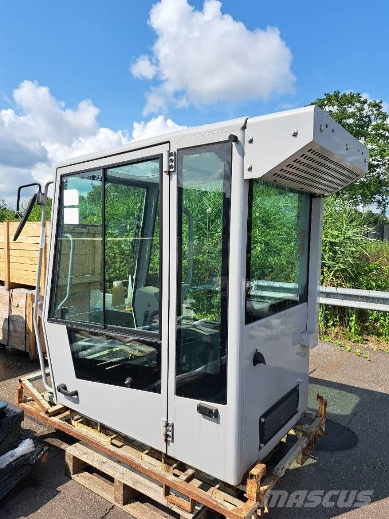Fuchs D & E Cabin Cabins and interior