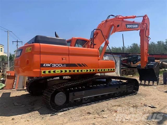 Doosan DX 300 LC Crawler excavators