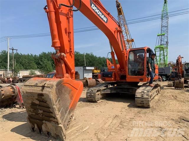 Doosan DX 300 LC Crawler excavators