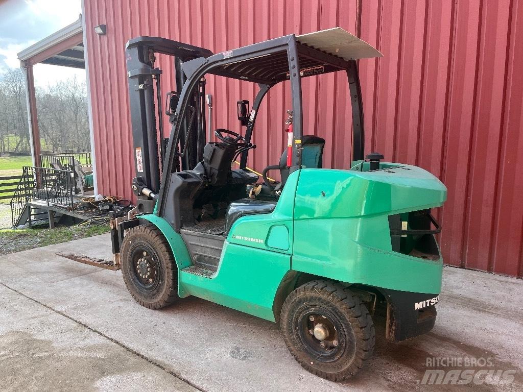 Mitsubishi FD40N1 Rough terrain truck