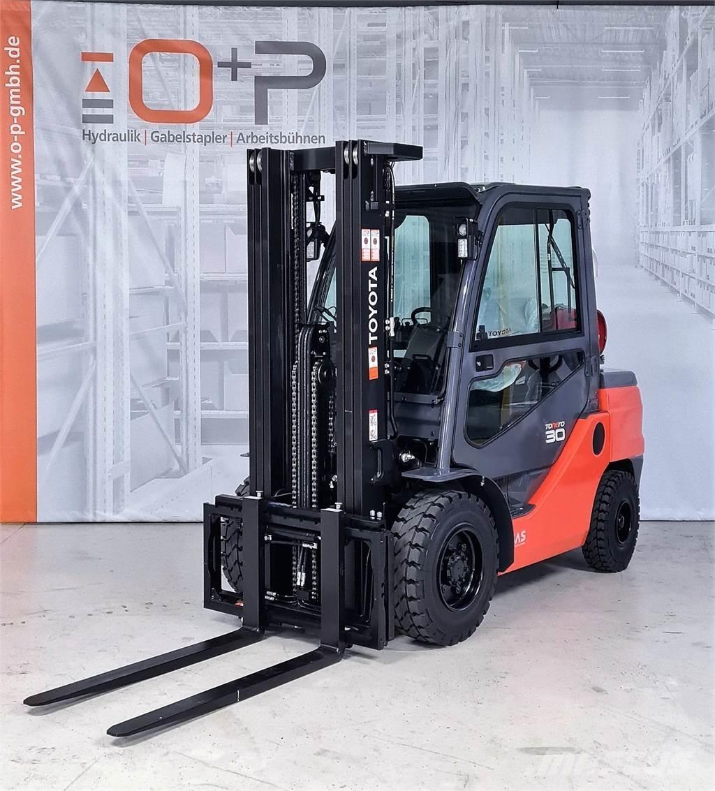 Toyota 02-8FGF30 LPG trucks