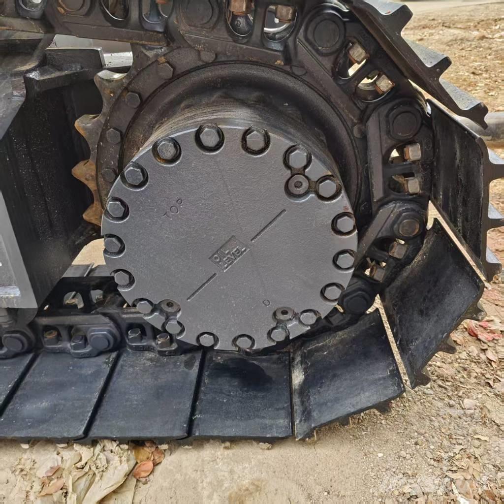 Komatsu PC 200 Crawler excavators