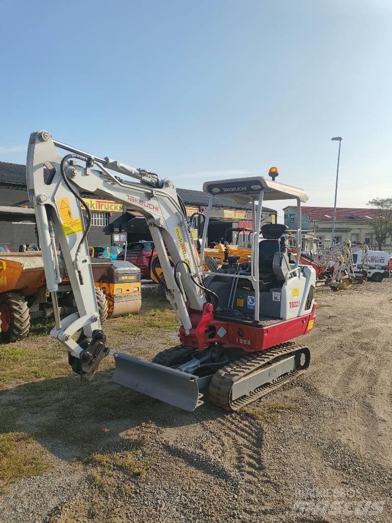 Takeuchi TB 225 Mini excavators < 7t