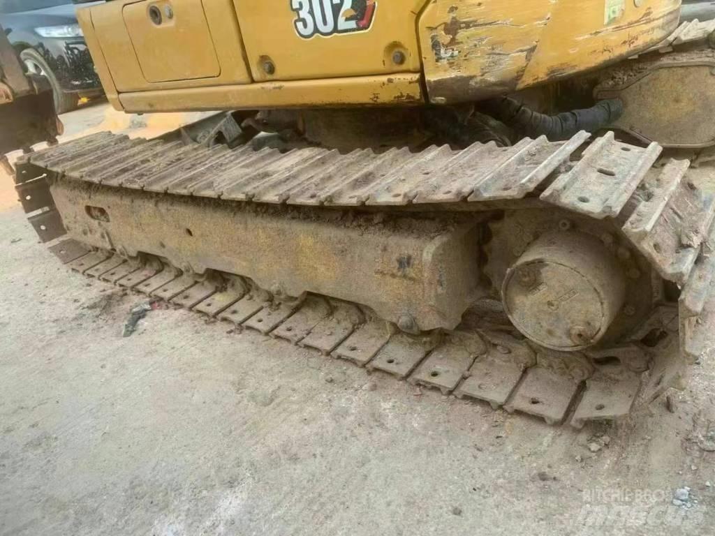CAT 302 Mini excavators < 7t