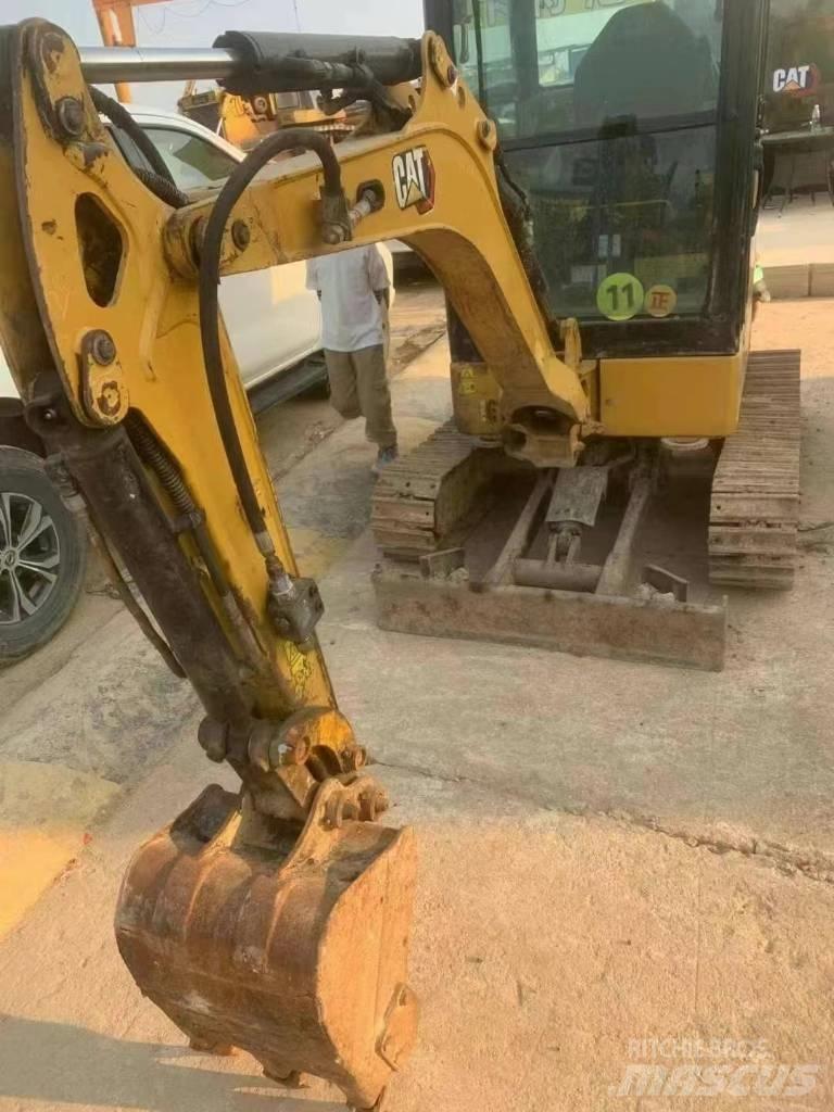 CAT 302 Mini excavators < 7t
