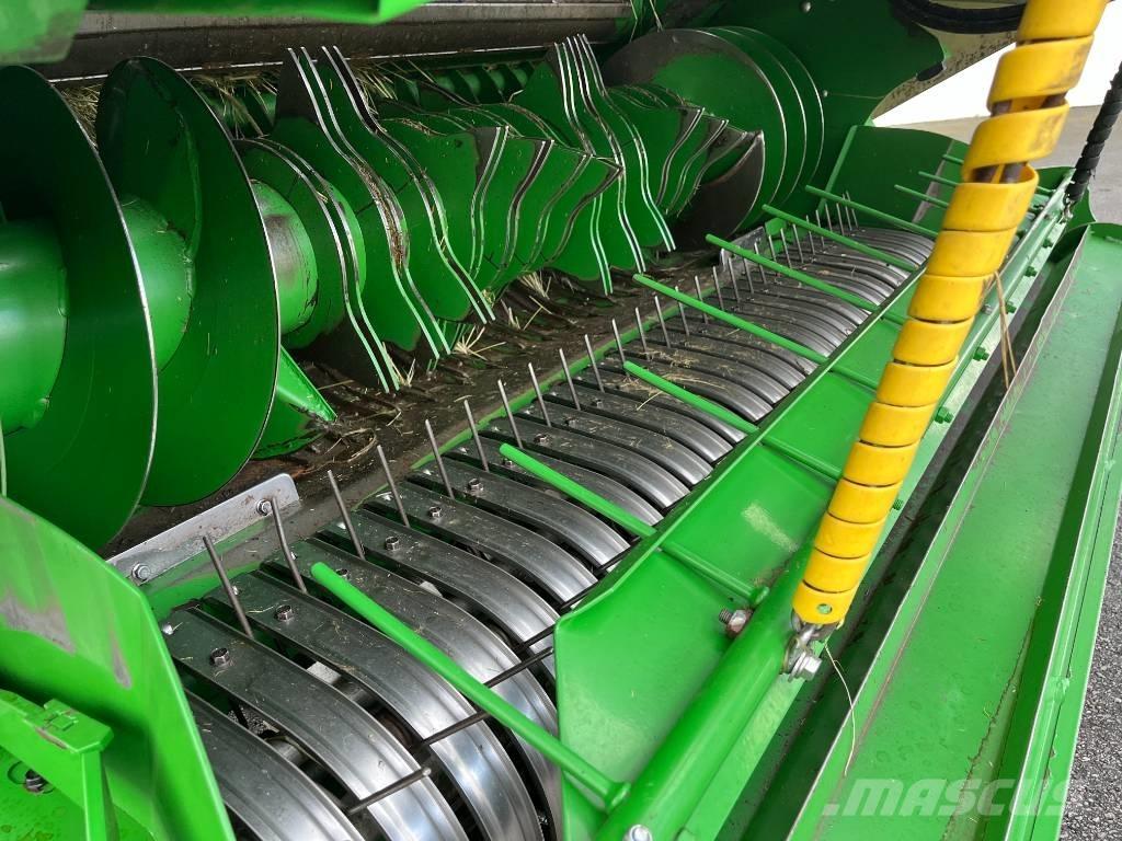 John Deere V 451R Round balers