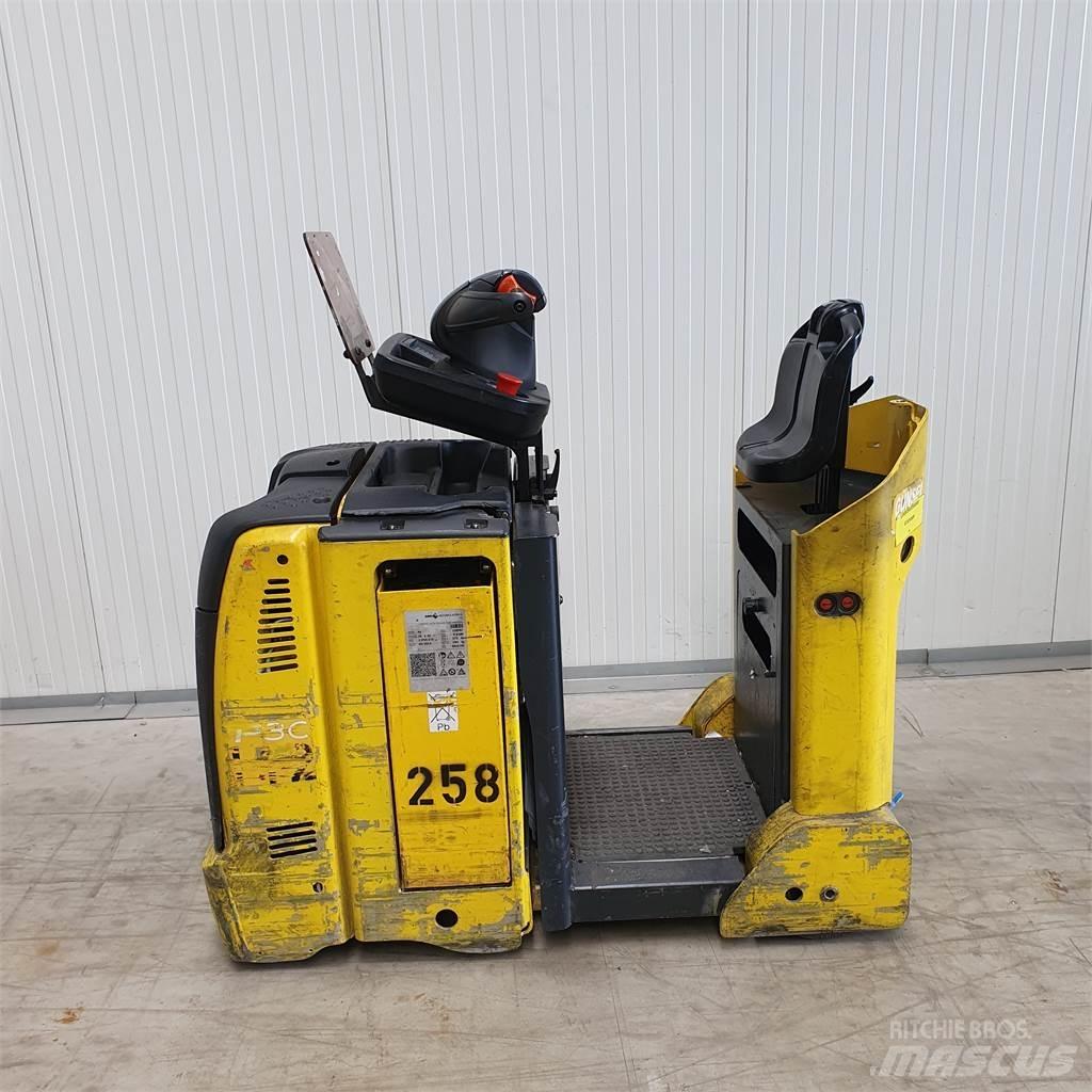 Linde P30C Towing truck