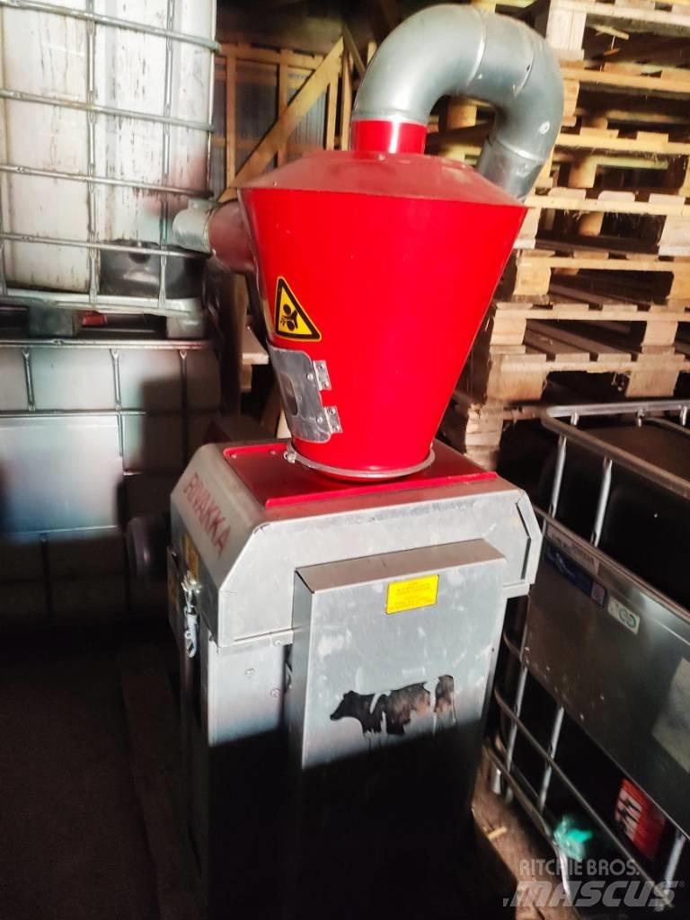 Rivakka 4 kw Animal feeders