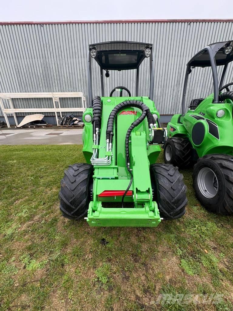 Avant 528 Mini loaders