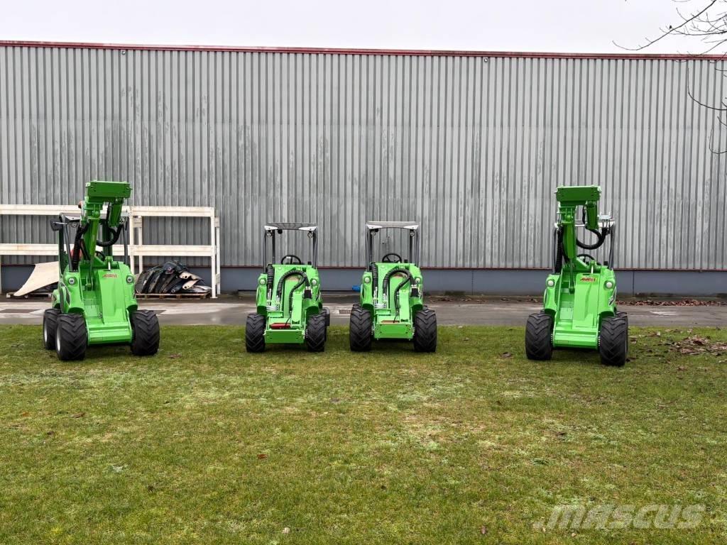 Avant 528 Mini loaders