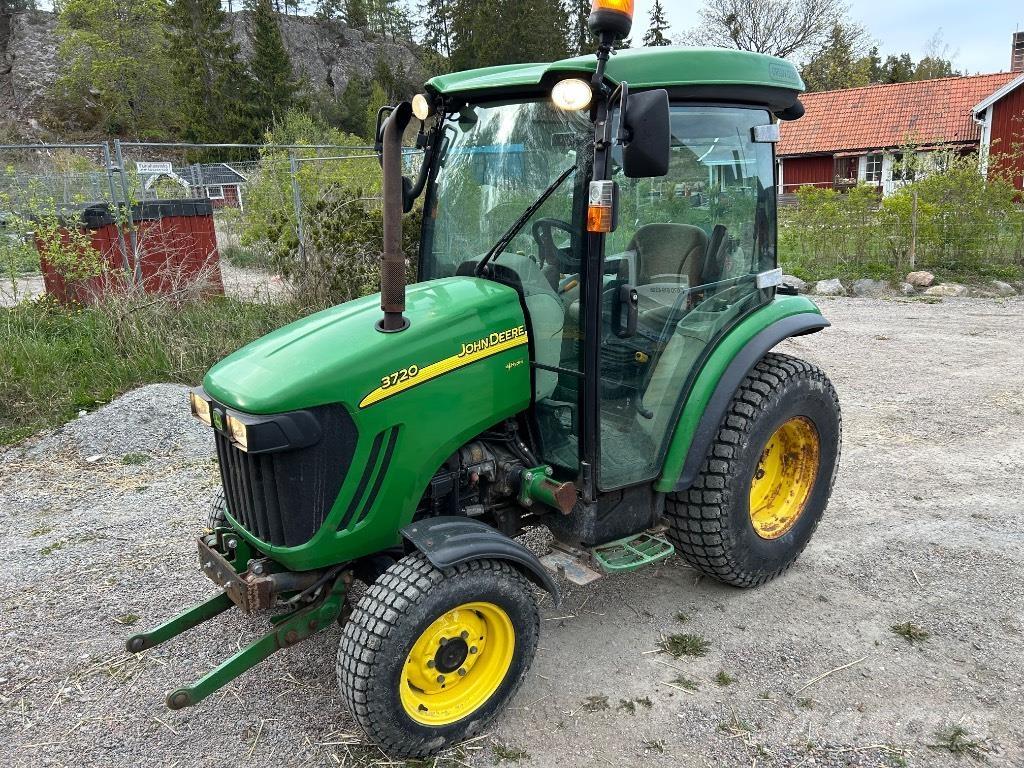 John Deere 3720 Tractors