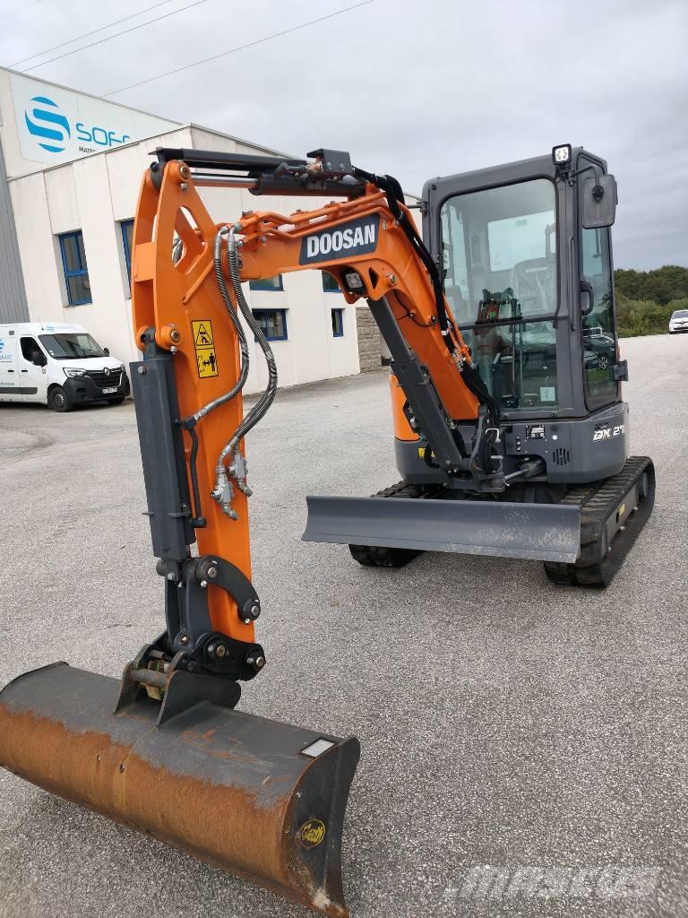 Doosan DX 27 Z Mini excavators < 7t