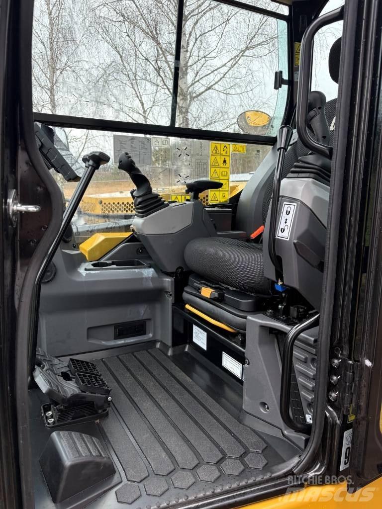 CAT 306 Mini excavators < 7t