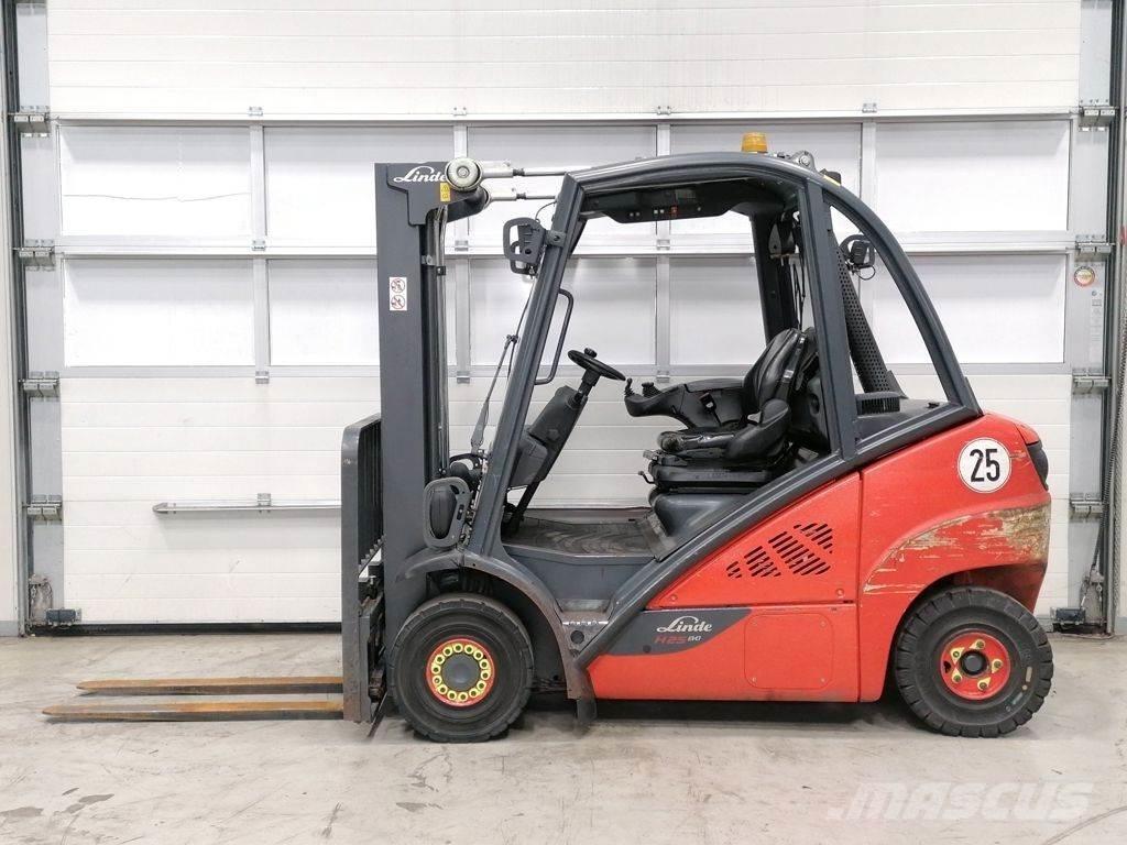 Linde H25D-02 Diesel trucks