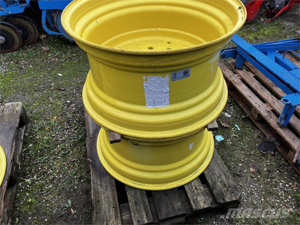 John Deere 15x28 Tyres, wheels and rims