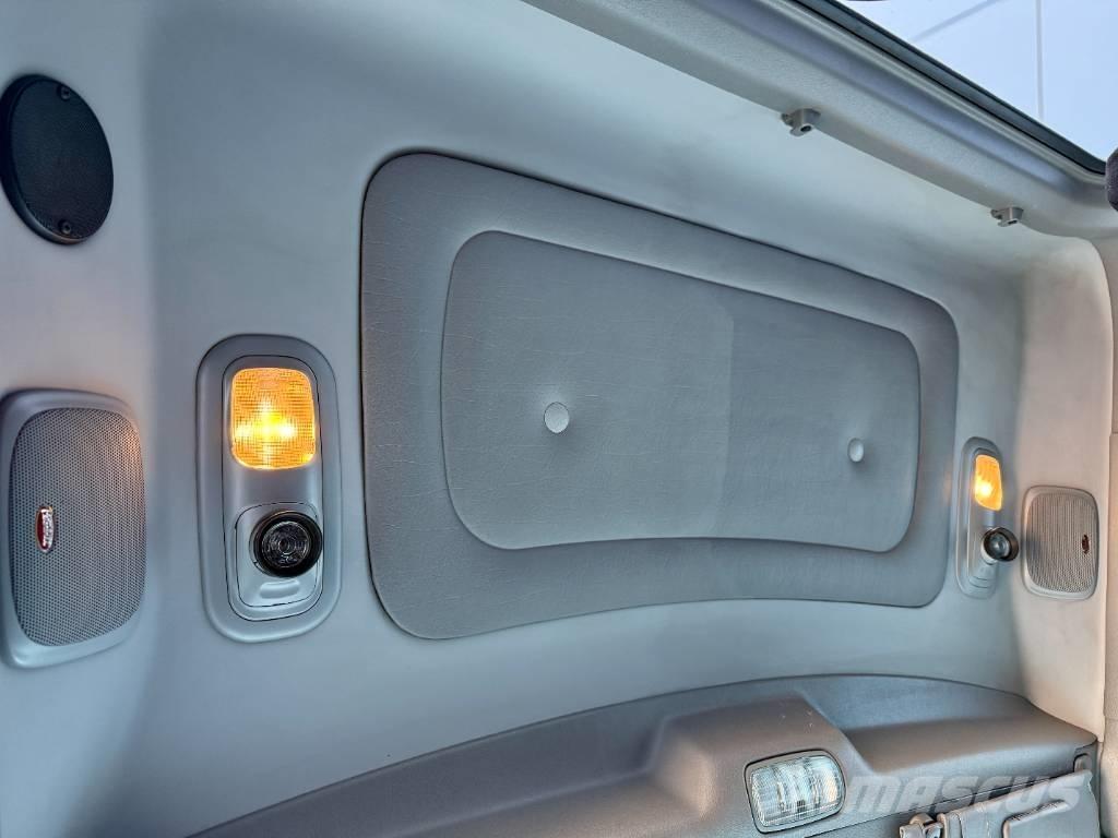 Peterbilt 389 Truck Tractor Units