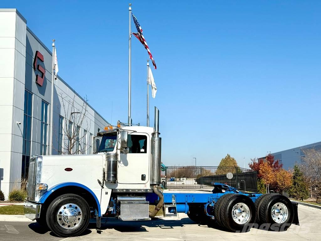 Peterbilt 389 Truck Tractor Units