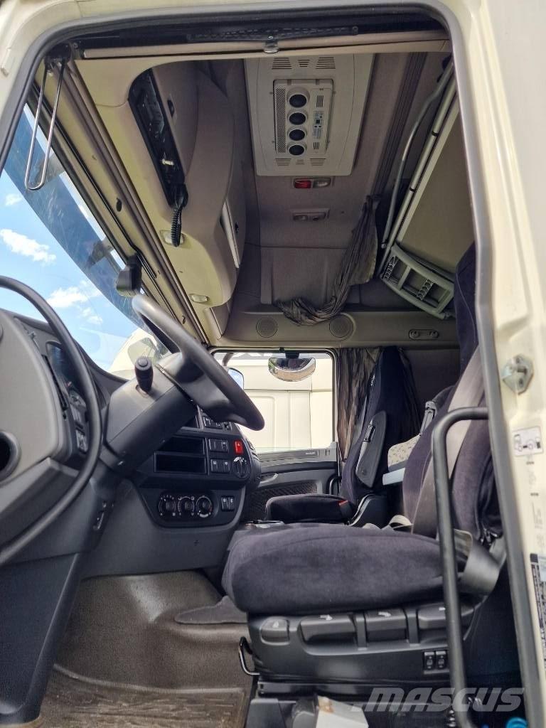 DAF XF 106.460 SSC Truck Tractor Units