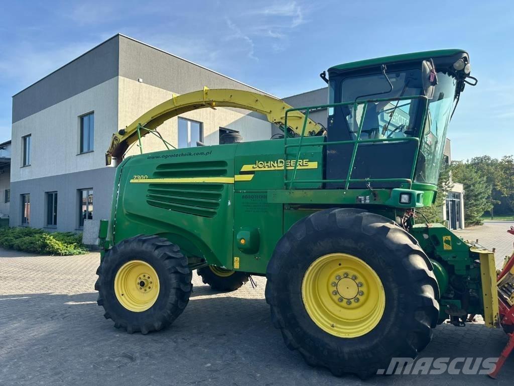 John Deere 7300 Self-propelled foragers