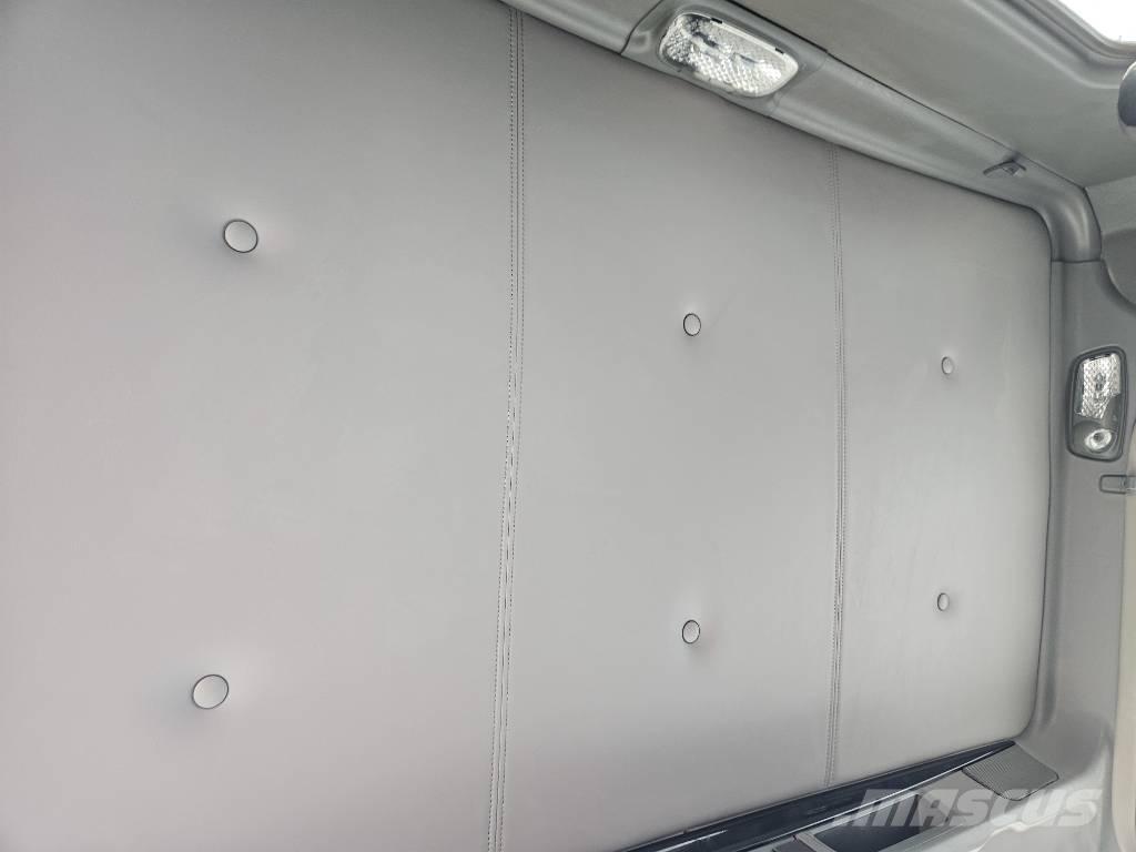 Kenworth T 800 Truck Tractor Units