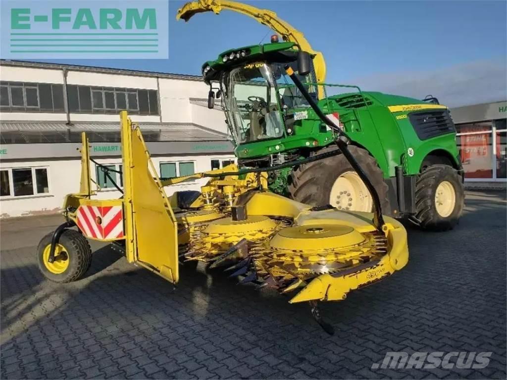 John Deere 9800 Self-propelled foragers