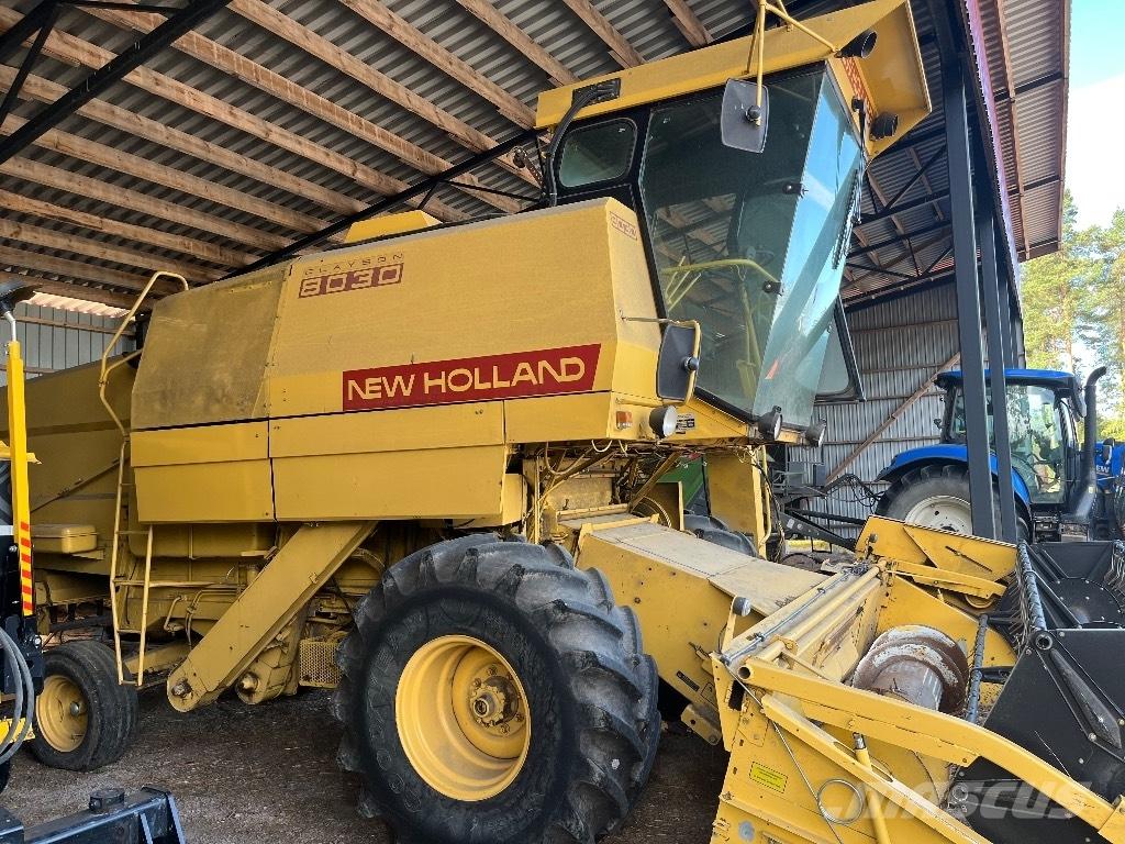 New Holland 8030 Combine harvesters