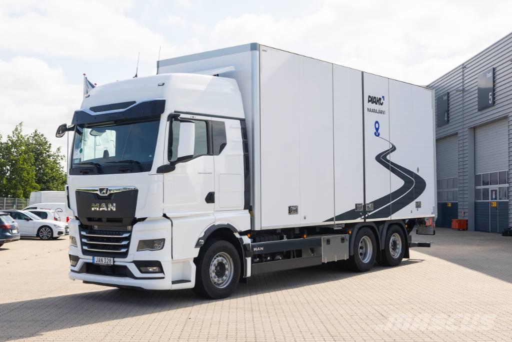 MAN TGX 26.520 6x2-4 Van Body Trucks