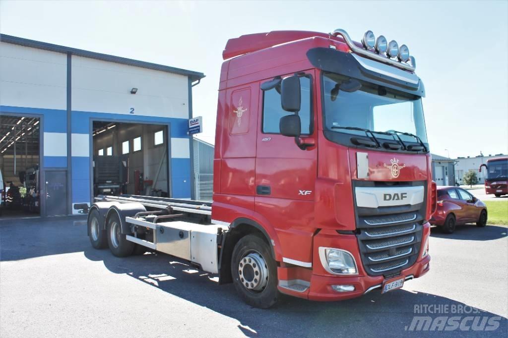 DAF XF 480 FAS 6x2 Containerframe/Skiploader trucks