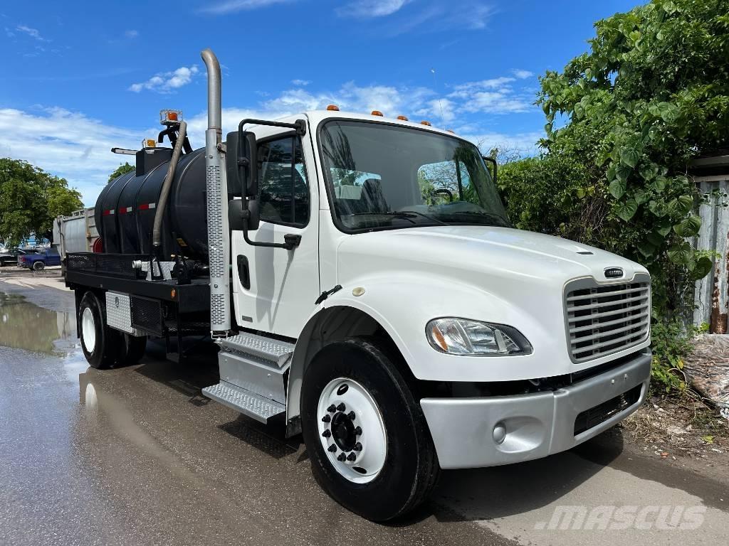 Freightliner M2 Sewage disposal Trucks