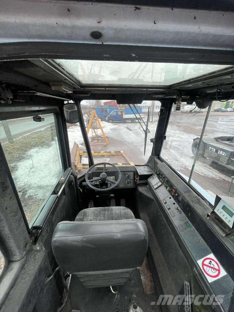 Sisu TRX181 Terminal tractors