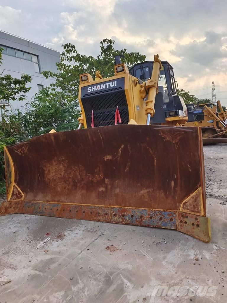 Shantui SD 32 Crawler excavators