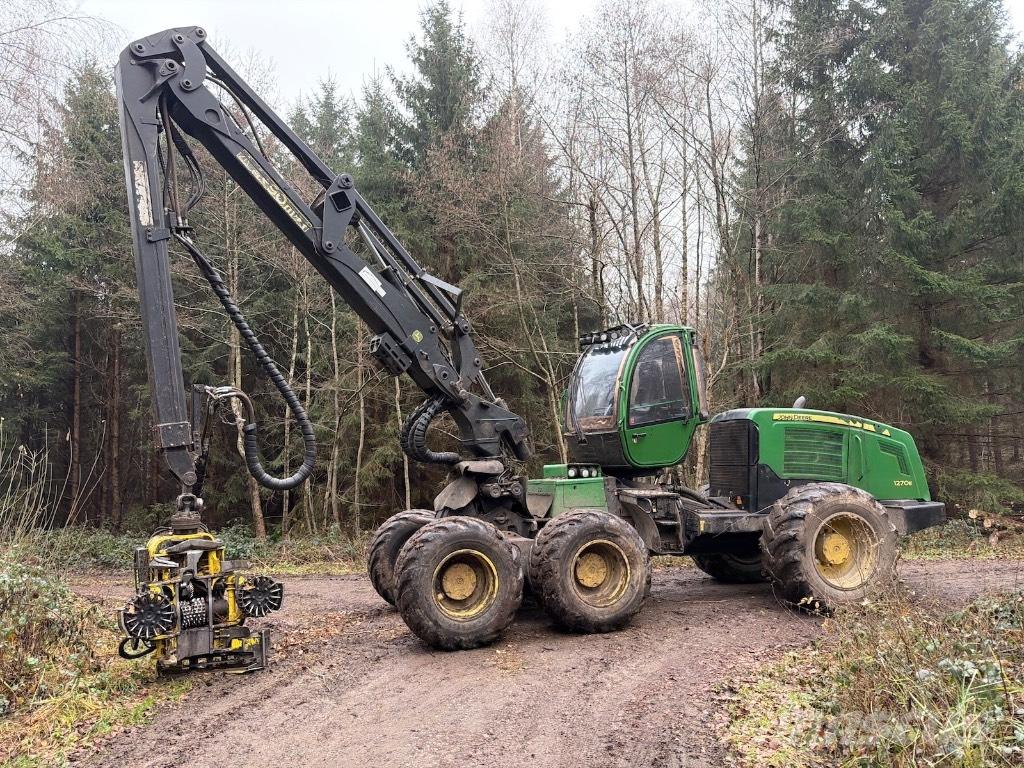 John Deere 1270 E Harvesters