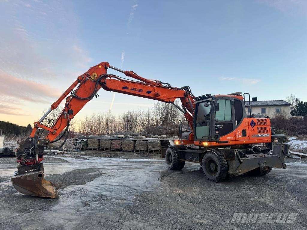 Doosan DX 140 W Wheeled excavators