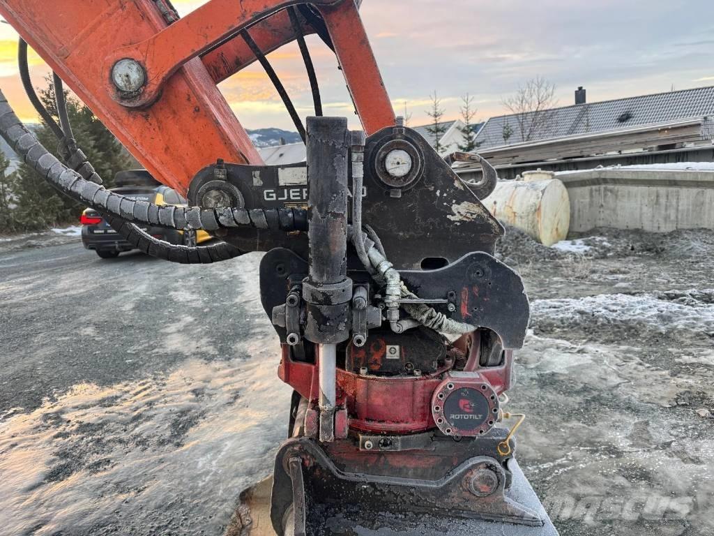 Doosan DX 140 W Wheeled excavators