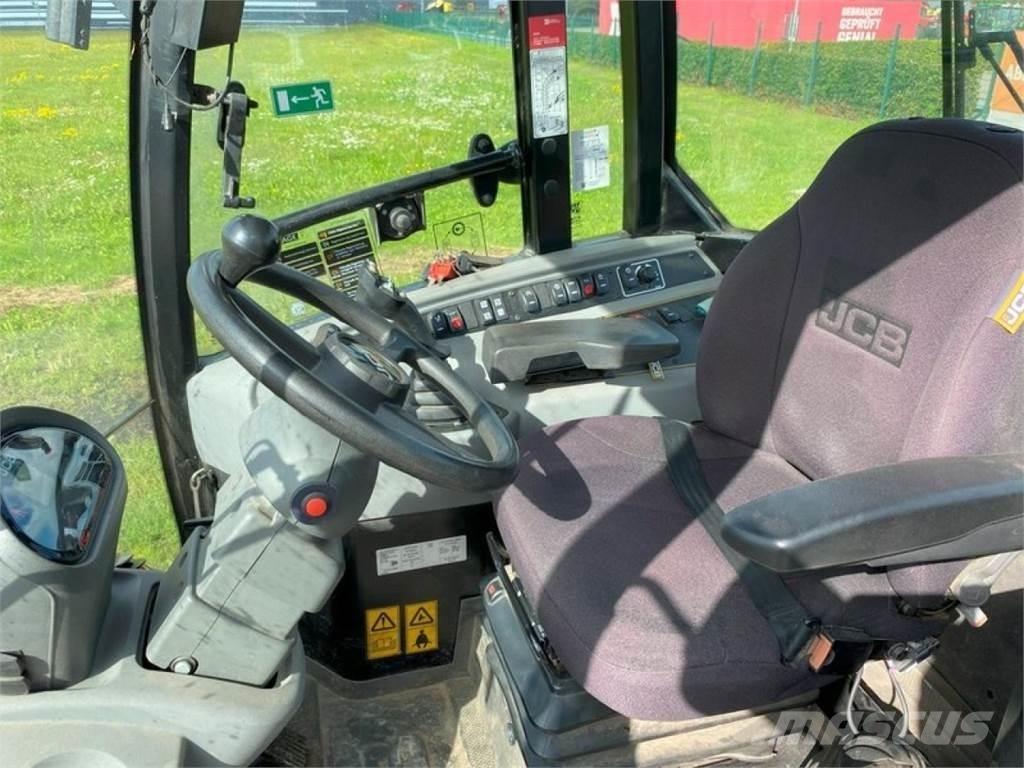 JCB TM 220 - 40 KM/H Farming telehandlers