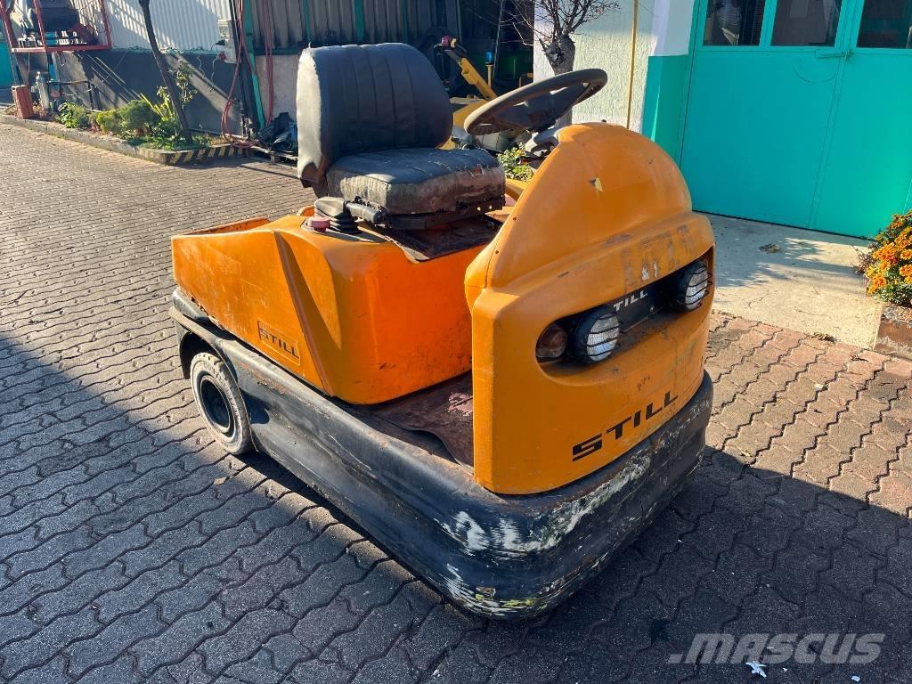 Still R06    V-4254 Towing truck