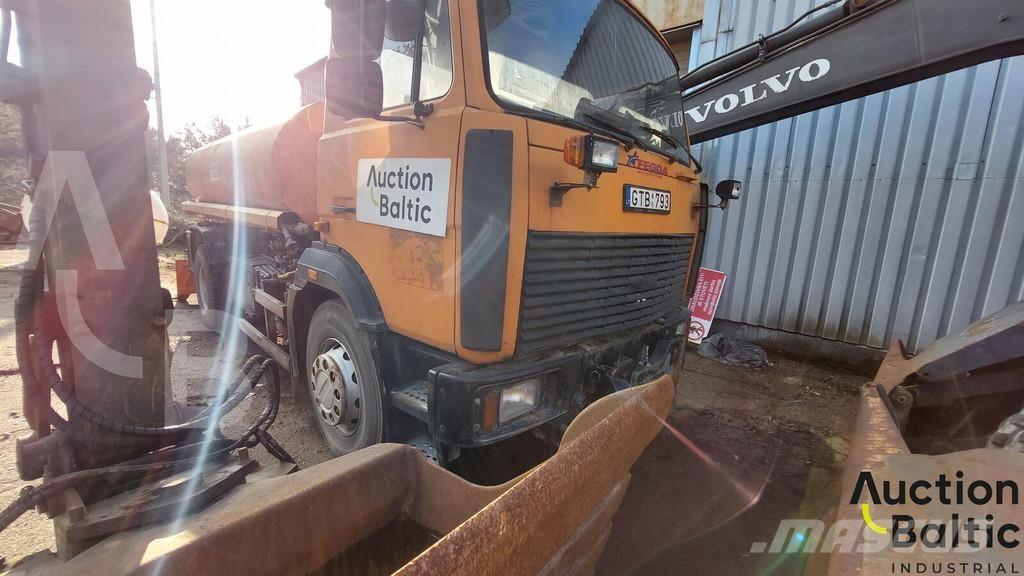 MAZ 533731 Tanker trucks