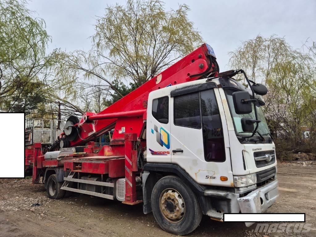 Horyong SKY450 Truck mounted aerial platforms