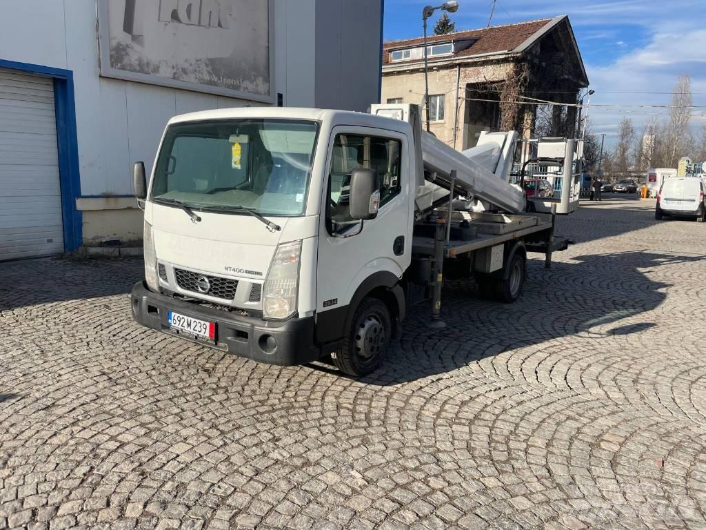 VERSALIFT VTX-240 Truck mounted aerial platforms