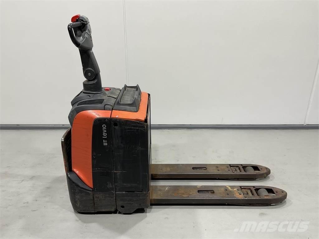 BT LPE200 Low lifter with platform
