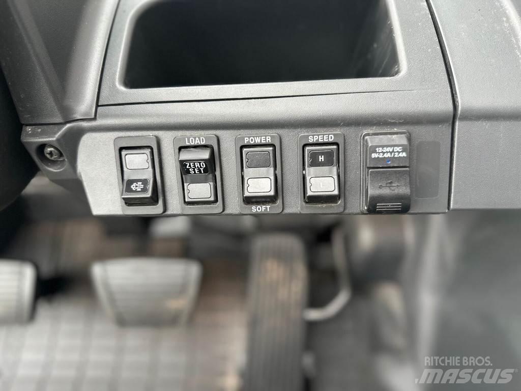 Mitsubishi FD25N3 Diesel trucks