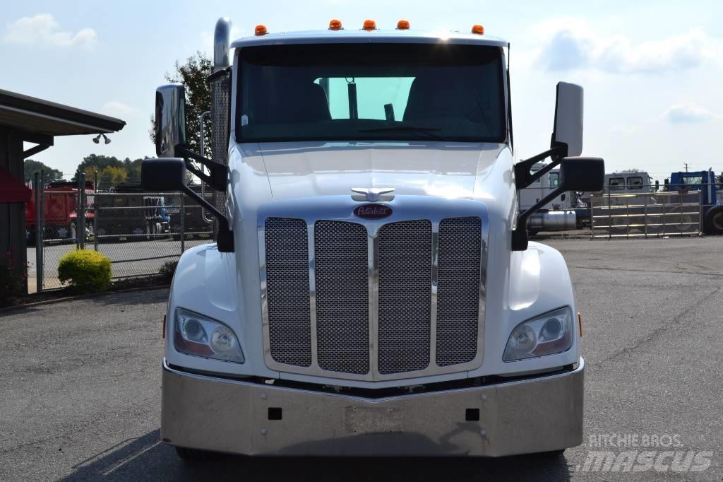 Peterbilt 579 Truck Tractor Units