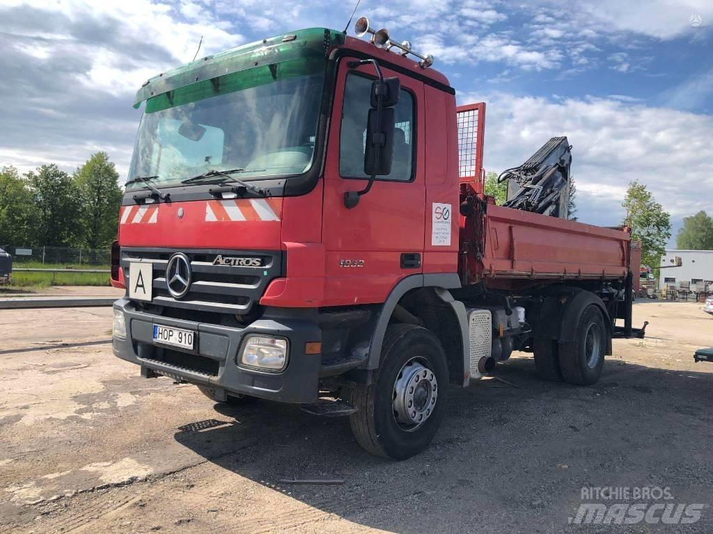 Mercedes-Benz 1832 Crane trucks