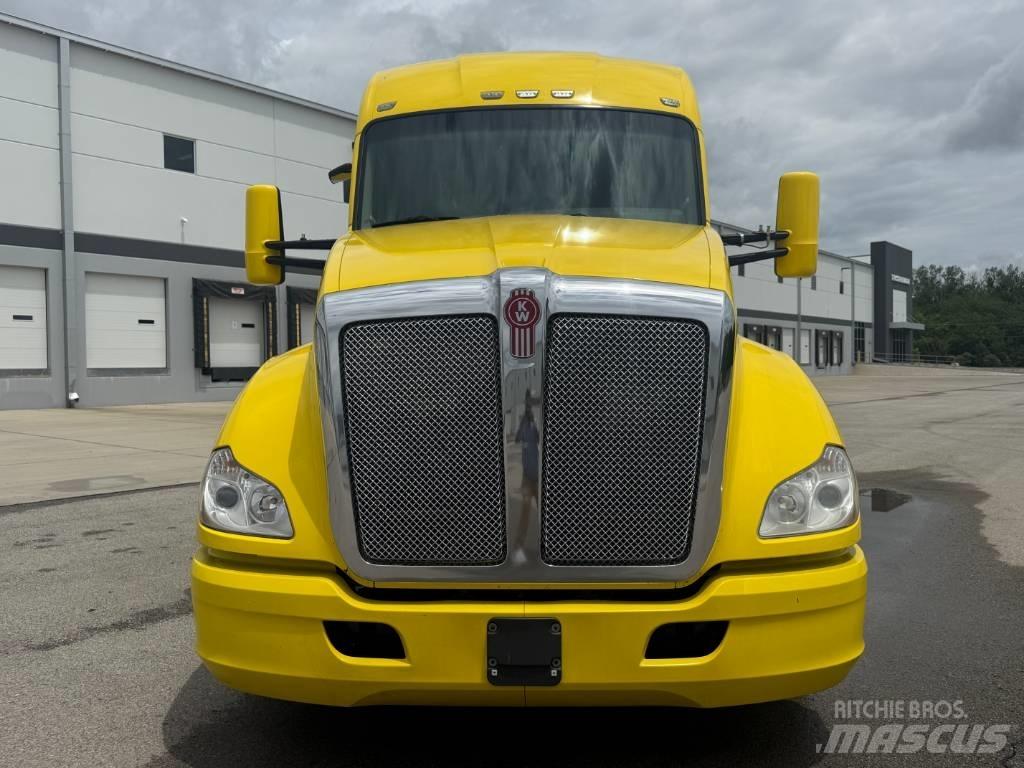 Kenworth T 680 Truck Tractor Units