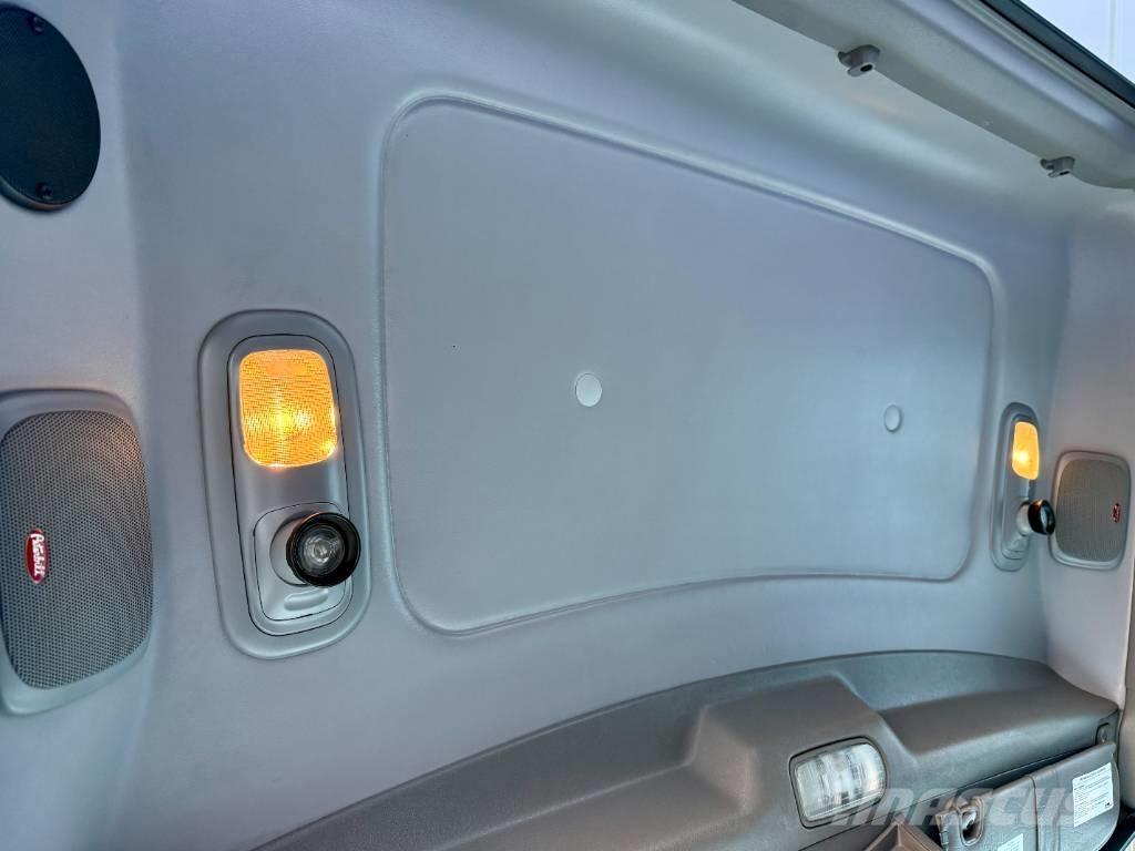 Peterbilt 389 Truck Tractor Units