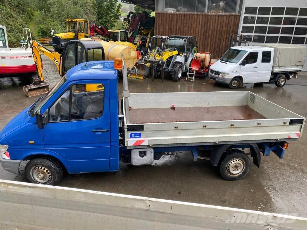 Mercedes-Benz 208 D Flatbed/Dropside trucks